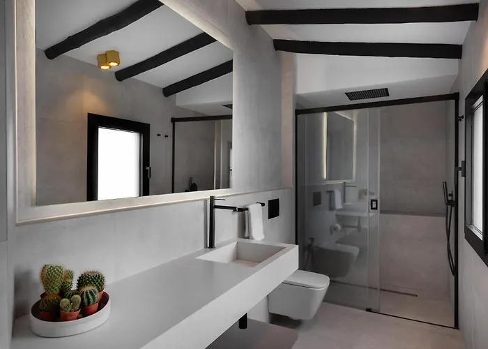 Casa Azalia - Old Town By Finest Μαρμπέλλα